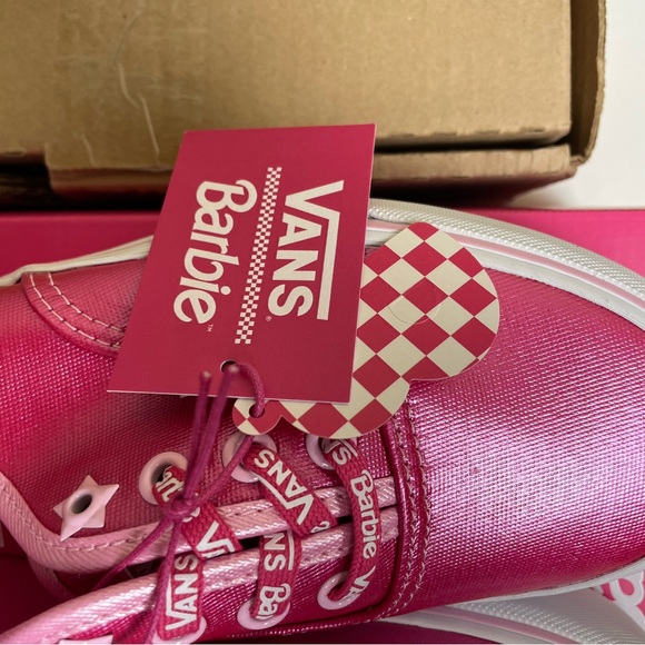 Vans Barbie Pink Women's Bath & Body Set - Picture 7 of 10